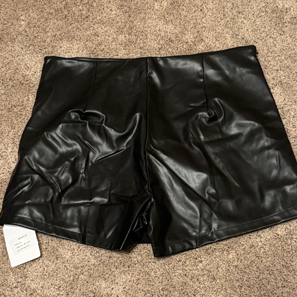 Black Faux Leather Women Shorts by Berylzz.  Size XL